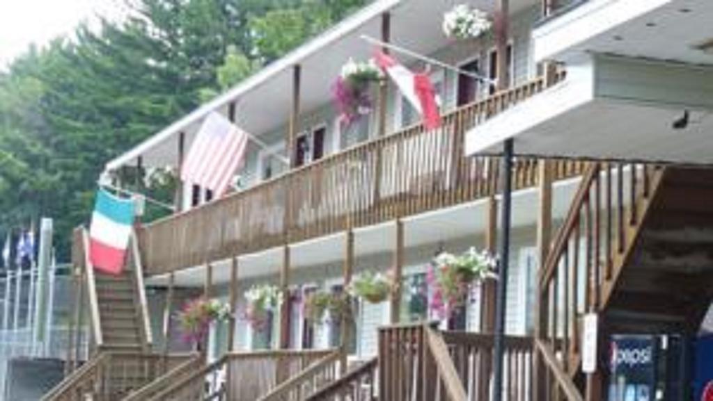 Legacy Inn & Suites Of Lake George Esterno foto