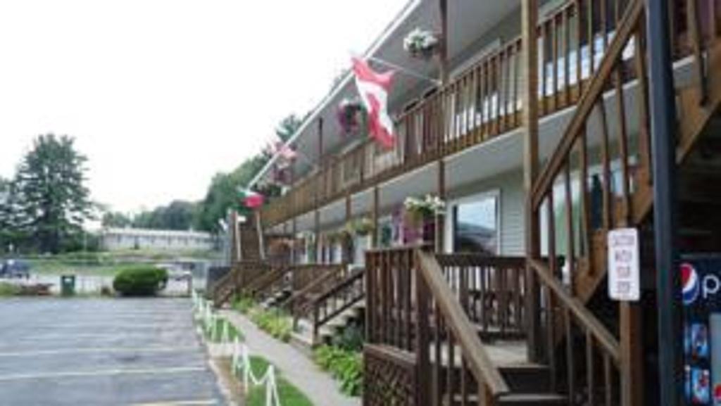 Legacy Inn & Suites Of Lake George Esterno foto
