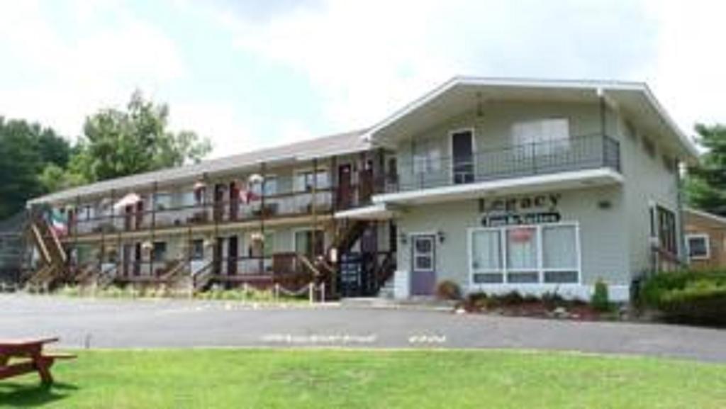 Legacy Inn & Suites Of Lake George Esterno foto