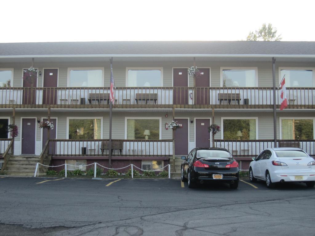 Legacy Inn & Suites Of Lake George Esterno foto